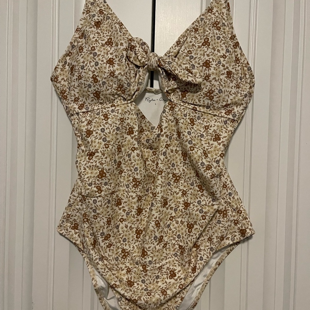 Rylee + Cru Floral Patterned one-piece swimsuit size L